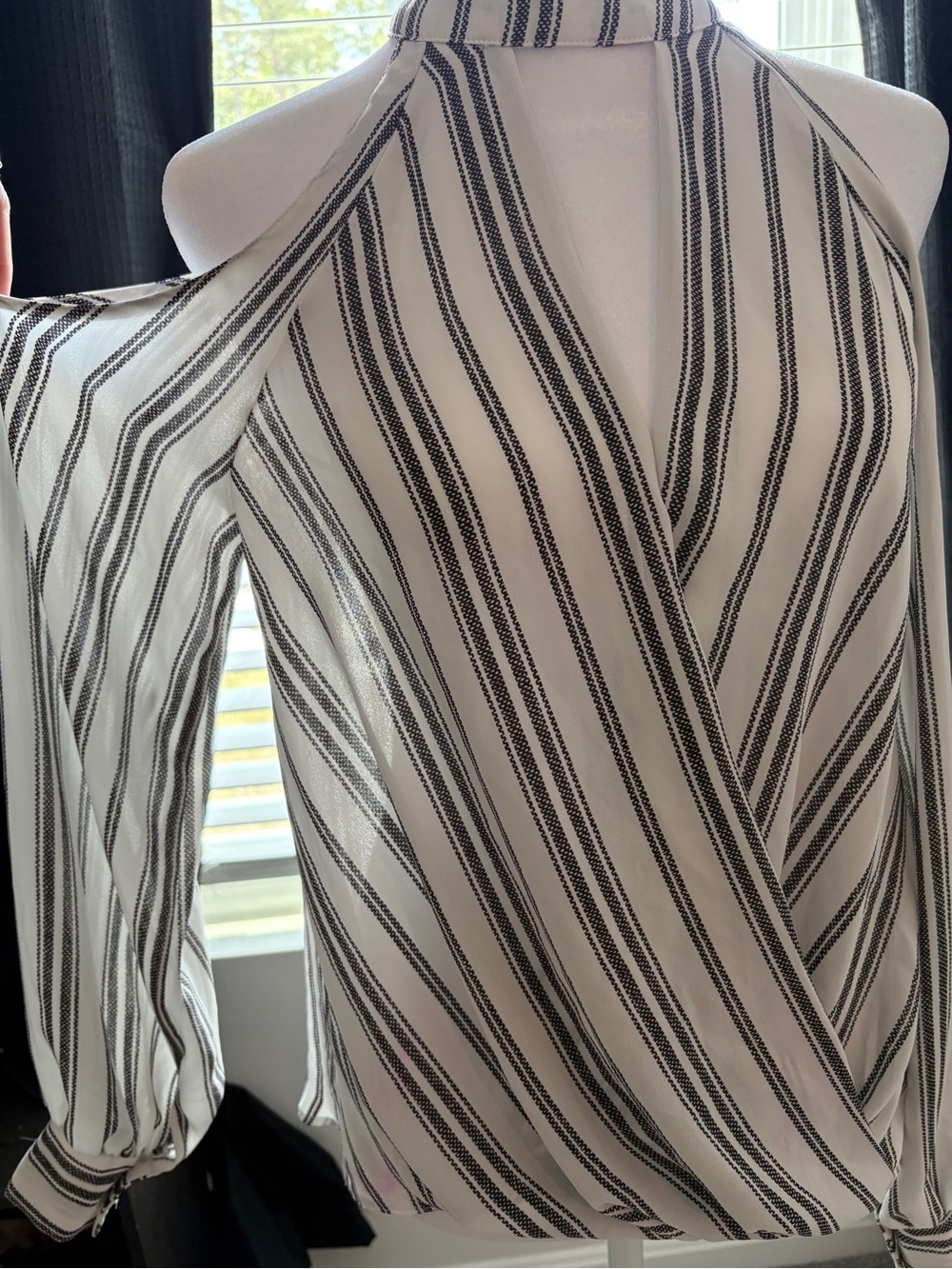 Lush Striped Blouse - Picture 3 of 15